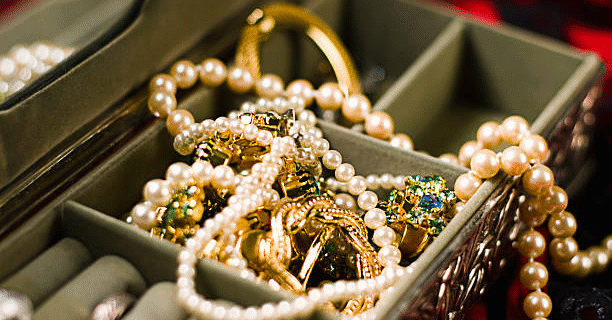 Industry Experts Shape Fashion Trends